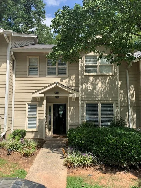 251 Peachtree Hollow Ct, Sandy Springs, Georgia 30328, 2 Bedrooms Bedrooms, ,2 BathroomsBathrooms,Residential,Sold,251 Peachtree Hollow Ct,6776429