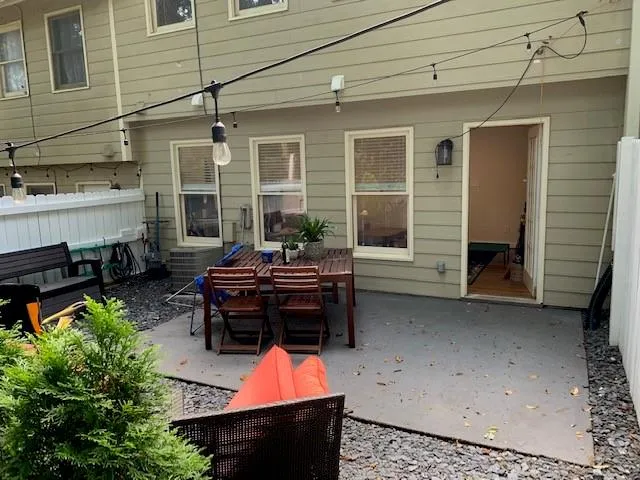 251 Peachtree Hollow Ct, Sandy Springs, Georgia 30328, 2 Bedrooms Bedrooms, ,2 BathroomsBathrooms,Residential,Sold,251 Peachtree Hollow Ct,6776429