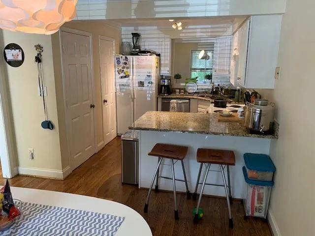 251 Peachtree Hollow Ct, Sandy Springs, Georgia 30328, 2 Bedrooms Bedrooms, ,2 BathroomsBathrooms,Residential,Sold,251 Peachtree Hollow Ct,6776429