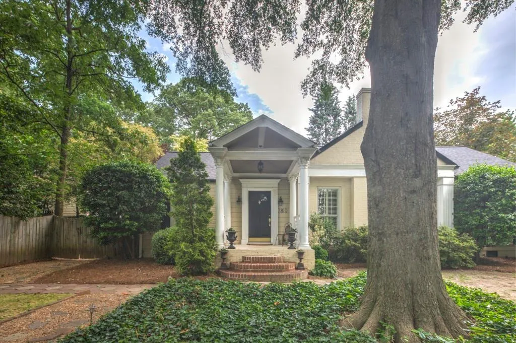 1810 Greystone Road, Atlanta, Georgia 30318, 3 Bedrooms Bedrooms, ,2 BathroomsBathrooms,Residential,Sold,1810 Greystone Road,5656577