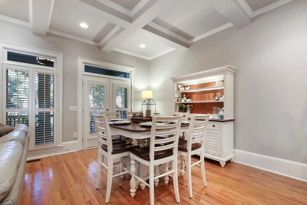 1115 Charles Towne Square, Atlanta, Georgia 30328, 4 Bedrooms Bedrooms, ,3 BathroomsBathrooms,Residential,Sold,1115 Charles Towne Square,6851684