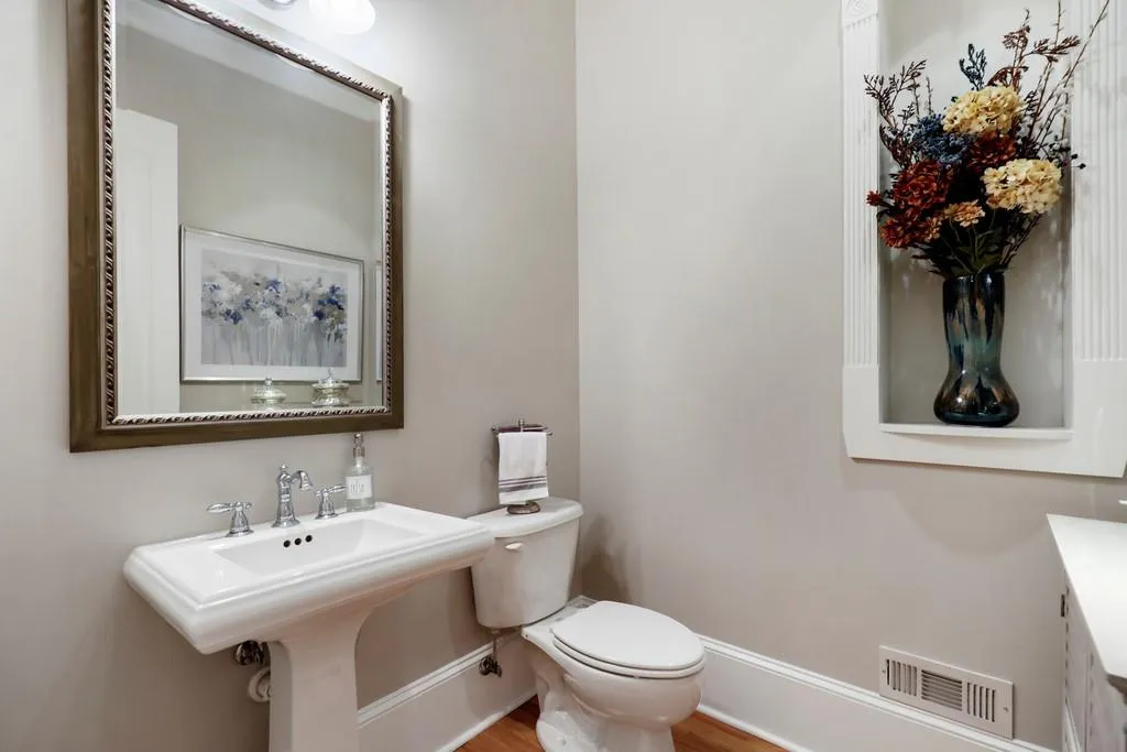 1115 Charles Towne Square, Atlanta, Georgia 30328, 4 Bedrooms Bedrooms, ,3 BathroomsBathrooms,Residential,Sold,1115 Charles Towne Square,6851684