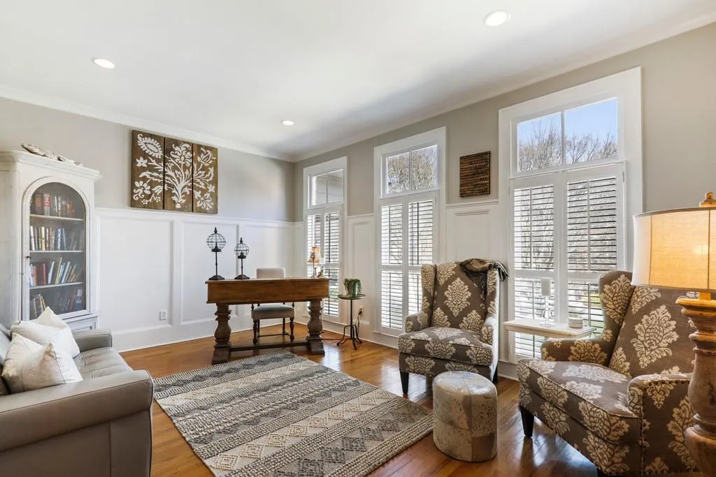 1115 Charles Towne Square, Atlanta, Georgia 30328, 4 Bedrooms Bedrooms, ,3 BathroomsBathrooms,Residential,Sold,1115 Charles Towne Square,6851684