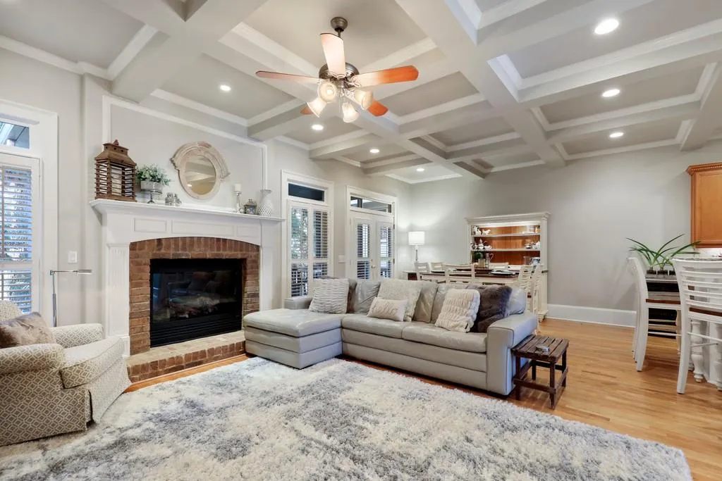 1115 Charles Towne Square, Atlanta, Georgia 30328, 4 Bedrooms Bedrooms, ,3 BathroomsBathrooms,Residential,Sold,1115 Charles Towne Square,6851684