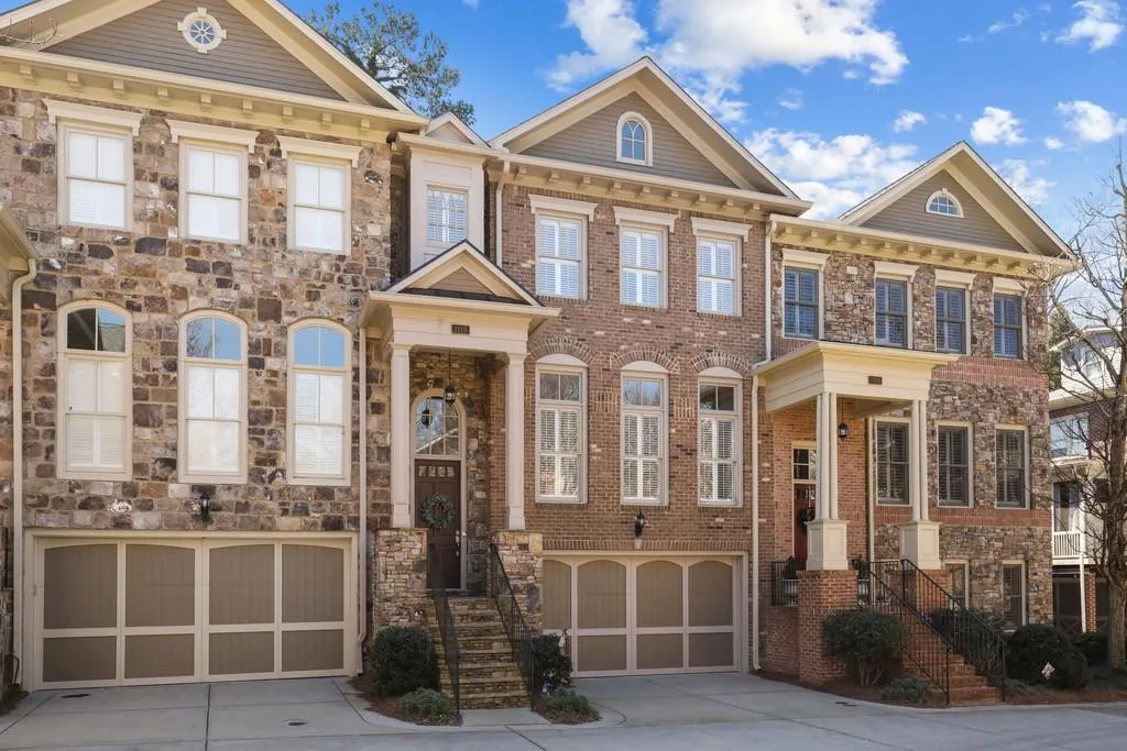 1115 Charles Towne Square, Atlanta, Georgia 30328, 4 Bedrooms Bedrooms, ,3 BathroomsBathrooms,Residential,Sold,1115 Charles Towne Square,6851684