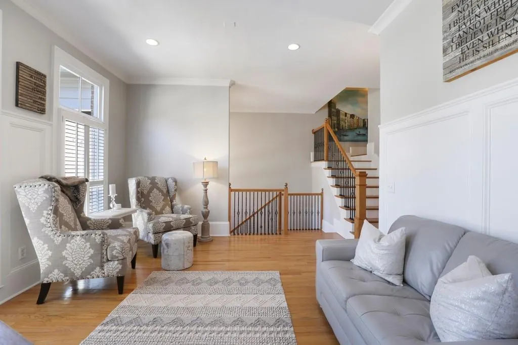 1115 Charles Towne Square, Atlanta, Georgia 30328, 4 Bedrooms Bedrooms, ,3 BathroomsBathrooms,Residential,Sold,1115 Charles Towne Square,6851684