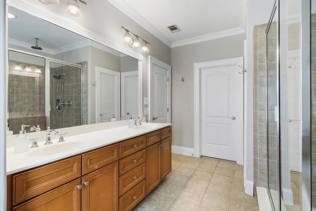1115 Charles Towne Square, Atlanta, Georgia 30328, 4 Bedrooms Bedrooms, ,3 BathroomsBathrooms,Residential,Sold,1115 Charles Towne Square,6851684