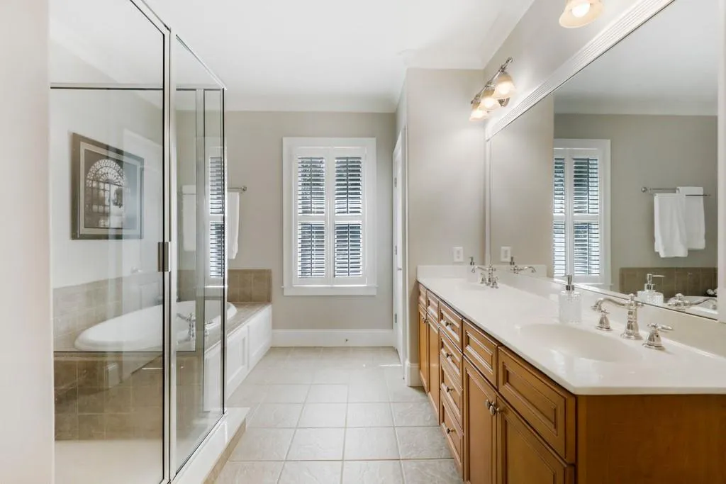1115 Charles Towne Square, Atlanta, Georgia 30328, 4 Bedrooms Bedrooms, ,3 BathroomsBathrooms,Residential,Sold,1115 Charles Towne Square,6851684