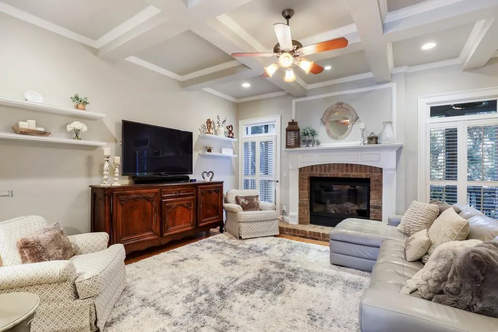 1115 Charles Towne Square, Atlanta, Georgia 30328, 4 Bedrooms Bedrooms, ,3 BathroomsBathrooms,Residential,Sold,1115 Charles Towne Square,6851684