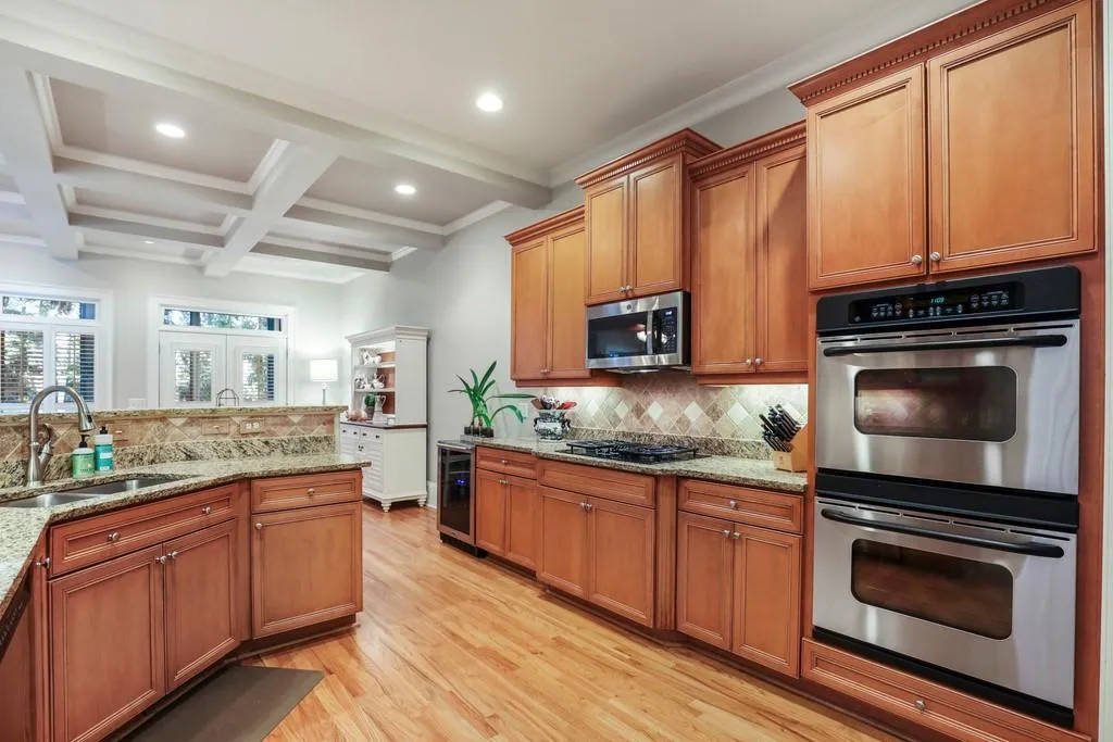 1115 Charles Towne Square, Atlanta, Georgia 30328, 4 Bedrooms Bedrooms, ,3 BathroomsBathrooms,Residential,Sold,1115 Charles Towne Square,6851684