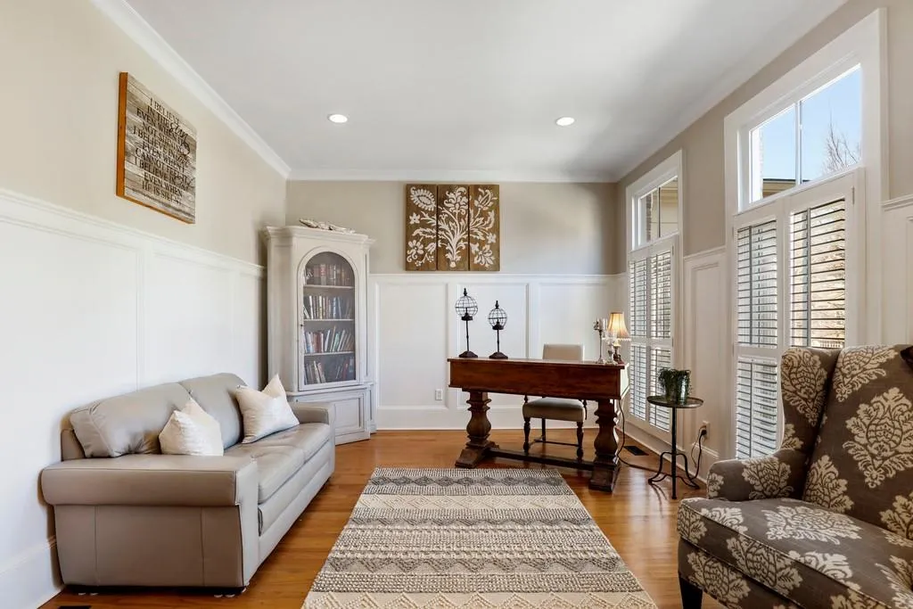 1115 Charles Towne Square, Atlanta, Georgia 30328, 4 Bedrooms Bedrooms, ,3 BathroomsBathrooms,Residential,Sold,1115 Charles Towne Square,6851684