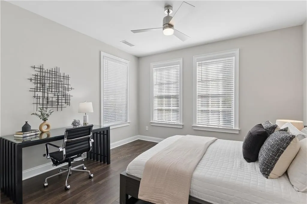 Bedroom on entry level with ensuite