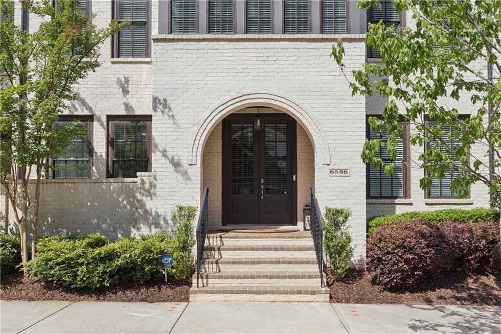 Beautiful arched private entryway.
