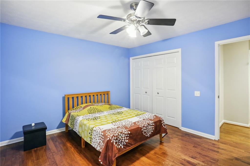 Upstairs front guest bedroom.
