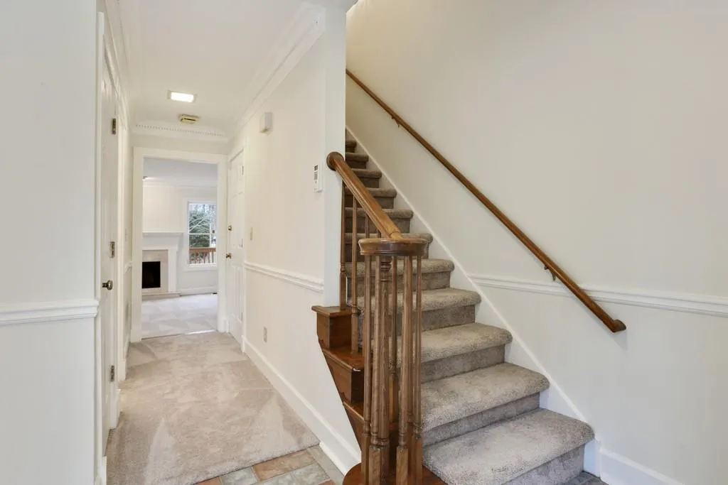 32 Huntington Place Drive, Sandy Springs, Georgia 30350, 3 Bedrooms Bedrooms, ,2 BathroomsBathrooms,Residential,Sold,32 Huntington Place Drive,5793864