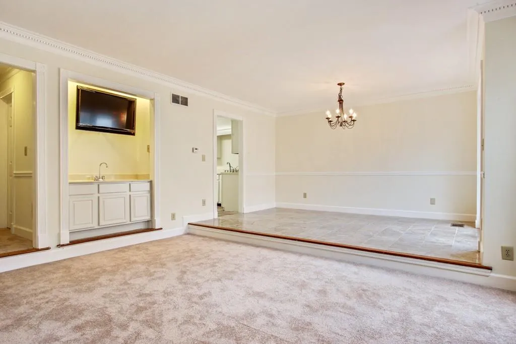 32 Huntington Place Drive, Sandy Springs, Georgia 30350, 3 Bedrooms Bedrooms, ,2 BathroomsBathrooms,Residential,Sold,32 Huntington Place Drive,5793864