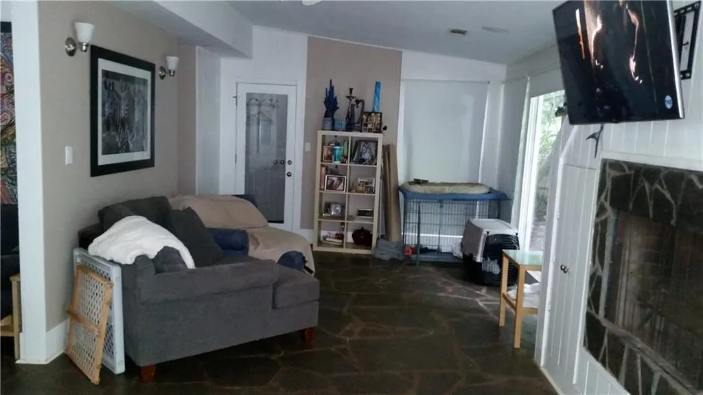 290 Green Hill Road Ne, Sandy Springs, Georgia 30342, 4 Bedrooms Bedrooms, ,3 BathroomsBathrooms,Residential,Sold,290 Green Hill Road Ne,5891069