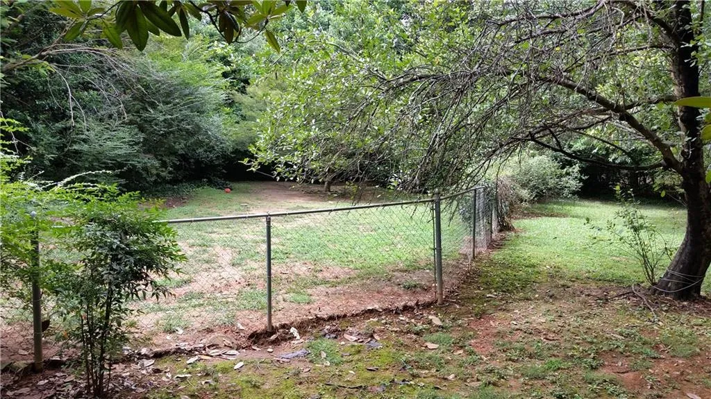 290 Green Hill Road Ne, Sandy Springs, Georgia 30342, 4 Bedrooms Bedrooms, ,3 BathroomsBathrooms,Residential,Sold,290 Green Hill Road Ne,5891069