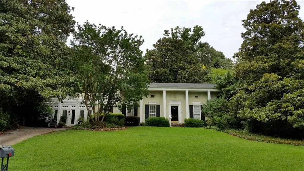 290 Green Hill Road Ne, Sandy Springs, Georgia 30342, 4 Bedrooms Bedrooms, ,3 BathroomsBathrooms,Residential,Sold,290 Green Hill Road Ne,5891069