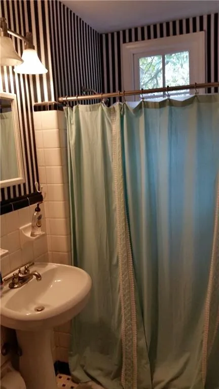 290 Green Hill Road Ne, Sandy Springs, Georgia 30342, 4 Bedrooms Bedrooms, ,3 BathroomsBathrooms,Residential,Sold,290 Green Hill Road Ne,5891069