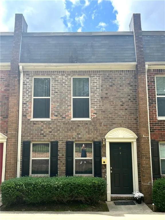 235 Winding River Drive Unit F, Sandy Springs, Georgia 30350, 2 Bedrooms Bedrooms, ,1 BathroomBathrooms,Residential,Sold,235 Winding River Drive Unit F,7110430