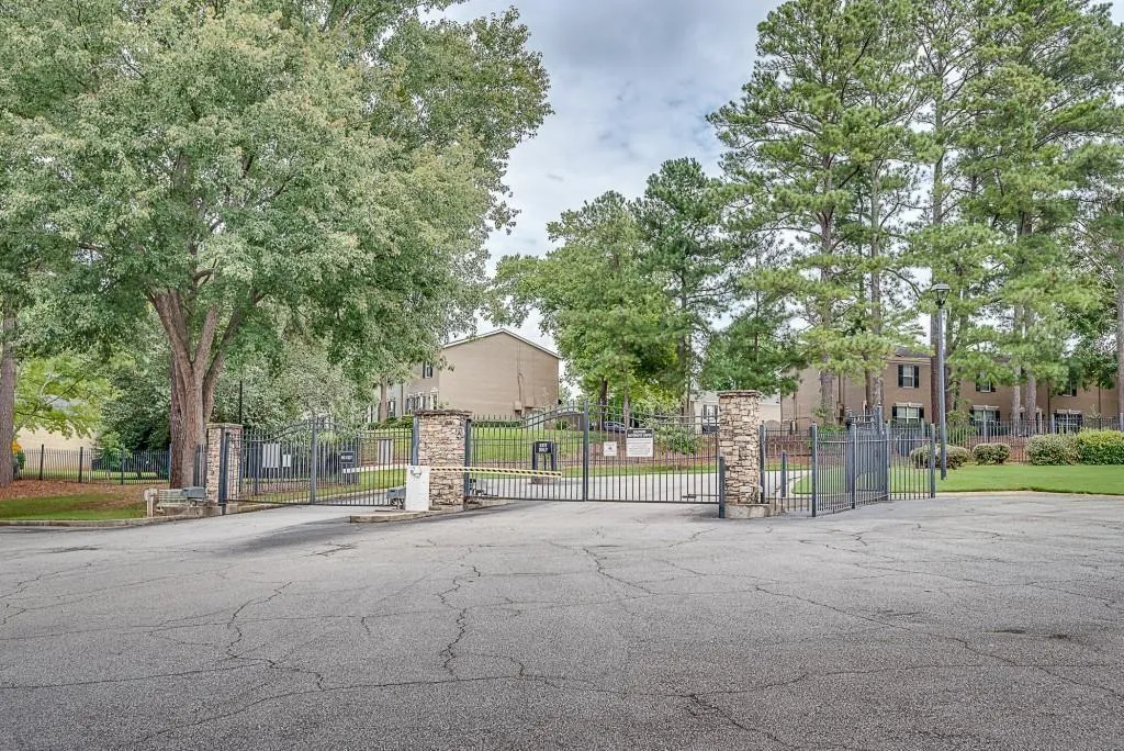 235 Winding River Drive Unit F, Sandy Springs, Georgia 30350, 2 Bedrooms Bedrooms, ,1 BathroomBathrooms,Residential,Sold,235 Winding River Drive Unit F,7110430