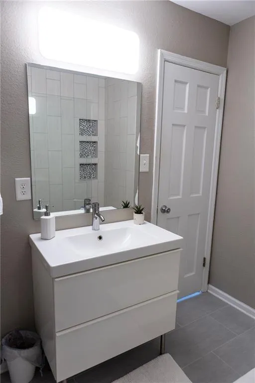 235 Winding River Drive Unit F, Sandy Springs, Georgia 30350, 2 Bedrooms Bedrooms, ,1 BathroomBathrooms,Residential,Sold,235 Winding River Drive Unit F,7110430