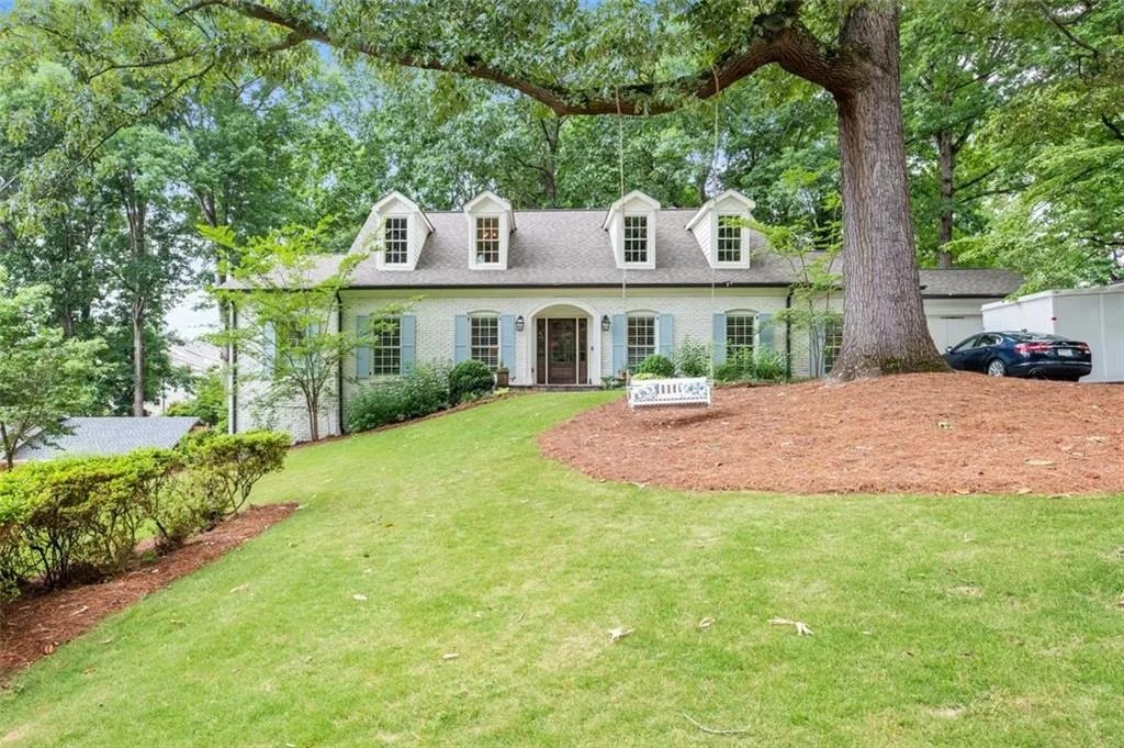 4800 Huntley Drive, Atlanta, Georgia 30342, 5 Bedrooms Bedrooms, ,5 BathroomsBathrooms,Residential,Sold,4800 Huntley Drive,7065265