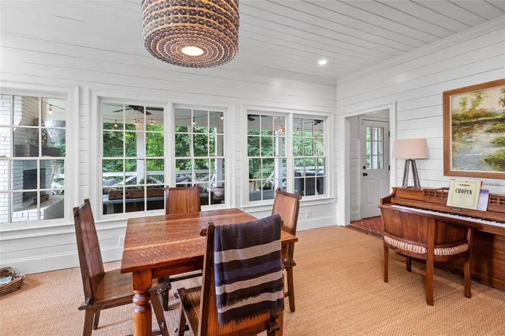 4800 Huntley Drive, Atlanta, Georgia 30342, 5 Bedrooms Bedrooms, ,5 BathroomsBathrooms,Residential,Sold,4800 Huntley Drive,7065265