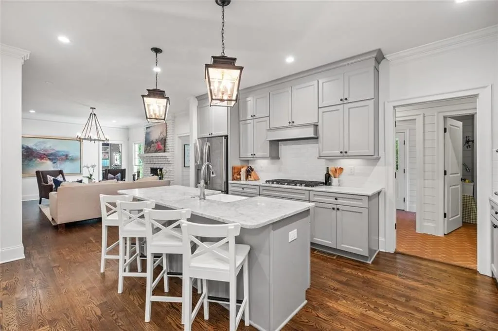 4800 Huntley Drive, Atlanta, Georgia 30342, 5 Bedrooms Bedrooms, ,5 BathroomsBathrooms,Residential,Sold,4800 Huntley Drive,7065265