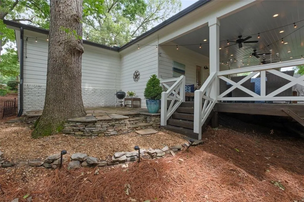 4800 Huntley Drive, Atlanta, Georgia 30342, 5 Bedrooms Bedrooms, ,5 BathroomsBathrooms,Residential,Sold,4800 Huntley Drive,7065265