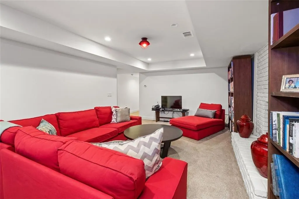 4800 Huntley Drive, Atlanta, Georgia 30342, 5 Bedrooms Bedrooms, ,5 BathroomsBathrooms,Residential,Sold,4800 Huntley Drive,7065265