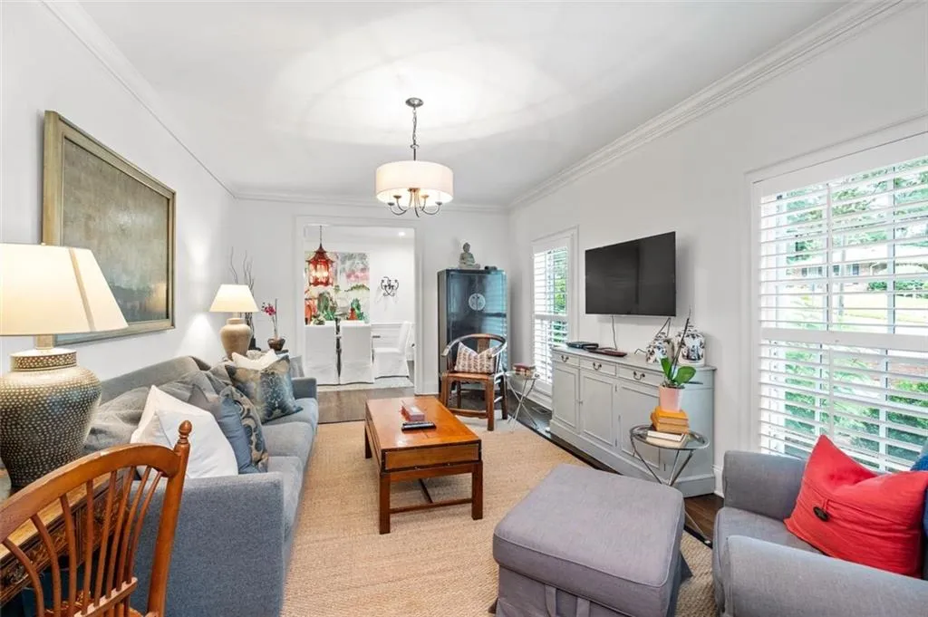 4800 Huntley Drive, Atlanta, Georgia 30342, 5 Bedrooms Bedrooms, ,5 BathroomsBathrooms,Residential,Sold,4800 Huntley Drive,7065265