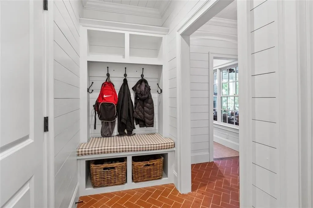 4800 Huntley Drive, Atlanta, Georgia 30342, 5 Bedrooms Bedrooms, ,5 BathroomsBathrooms,Residential,Sold,4800 Huntley Drive,7065265