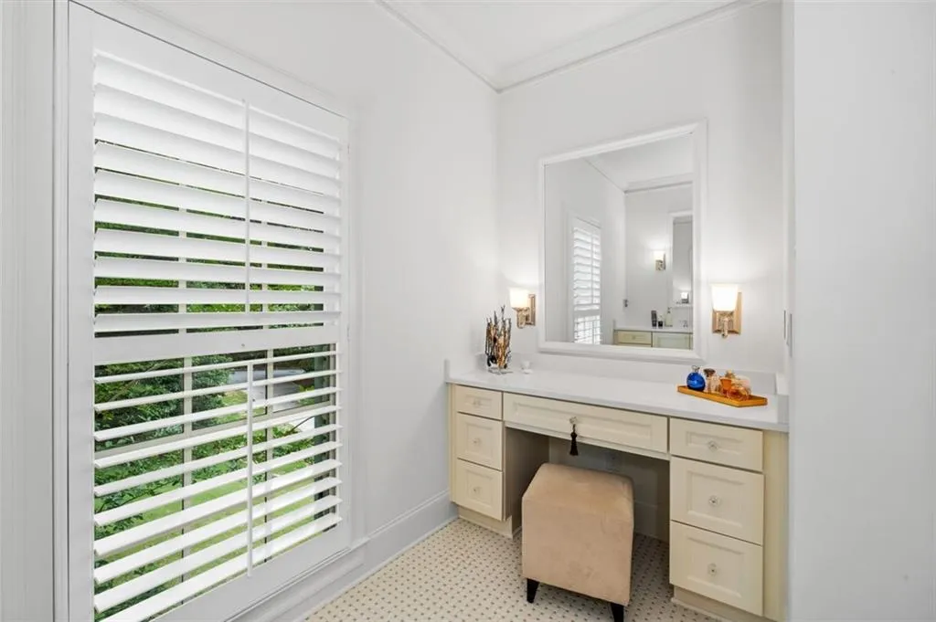 4800 Huntley Drive, Atlanta, Georgia 30342, 5 Bedrooms Bedrooms, ,5 BathroomsBathrooms,Residential,Sold,4800 Huntley Drive,7065265