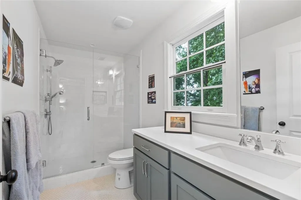 4800 Huntley Drive, Atlanta, Georgia 30342, 5 Bedrooms Bedrooms, ,5 BathroomsBathrooms,Residential,Sold,4800 Huntley Drive,7065265