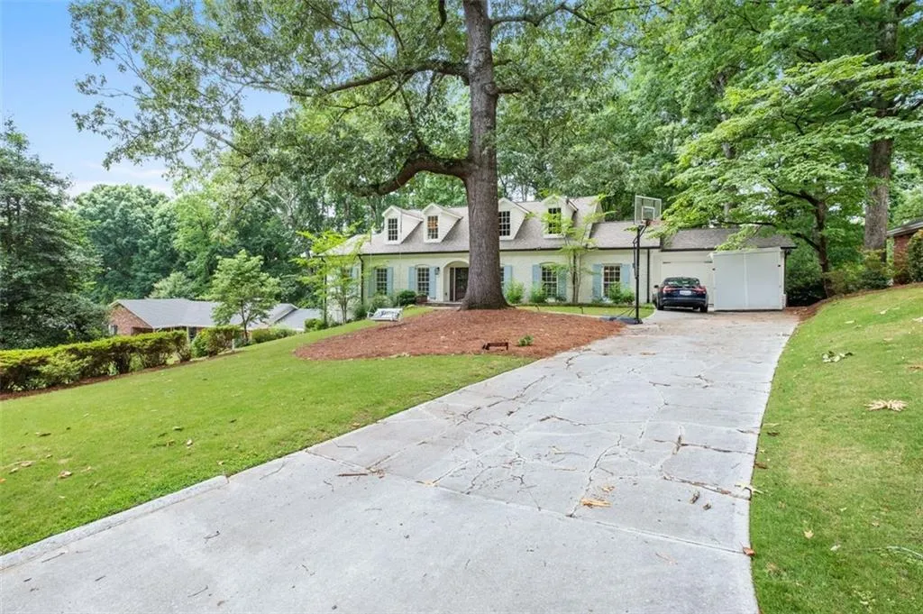 4800 Huntley Drive, Atlanta, Georgia 30342, 5 Bedrooms Bedrooms, ,5 BathroomsBathrooms,Residential,Sold,4800 Huntley Drive,7065265