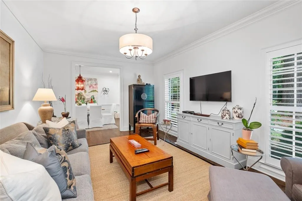 4800 Huntley Drive, Atlanta, Georgia 30342, 5 Bedrooms Bedrooms, ,5 BathroomsBathrooms,Residential,Sold,4800 Huntley Drive,7065265