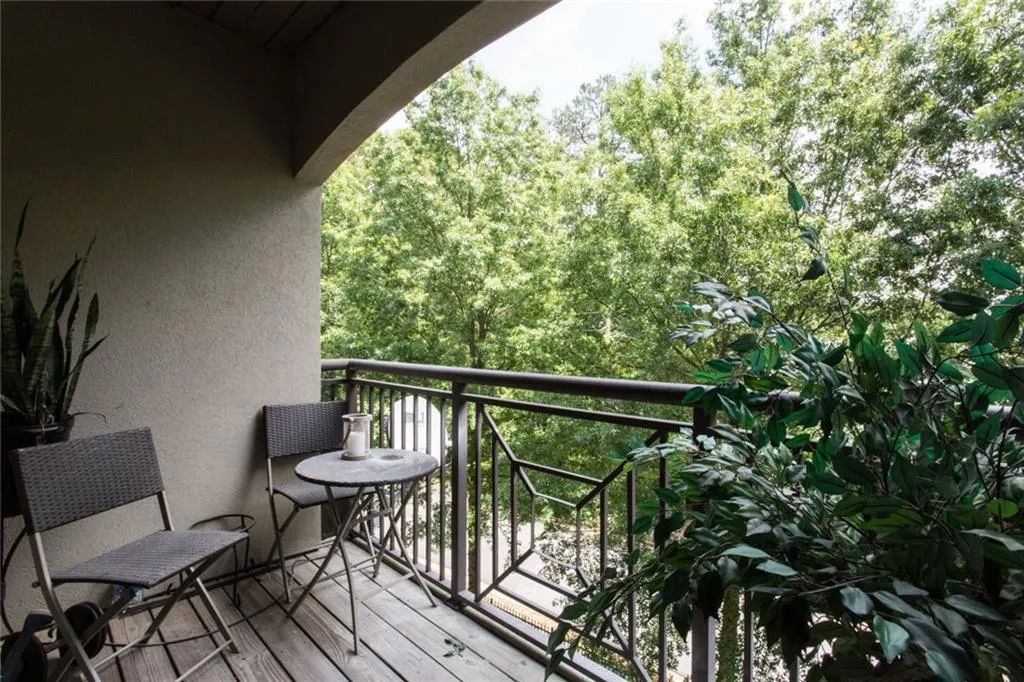 5559 Glenridge Drive Unit 2404, Atlanta, Georgia 30342, 1 Bedroom Bedrooms, ,1 BathroomBathrooms,Residential,Sold,5559 Glenridge Drive Unit 2404,5694125