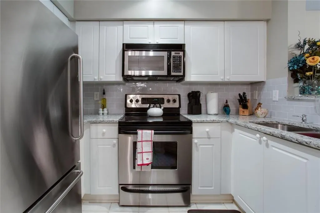 5559 Glenridge Drive Unit 2404, Atlanta, Georgia 30342, 1 Bedroom Bedrooms, ,1 BathroomBathrooms,Residential,Sold,5559 Glenridge Drive Unit 2404,5694125