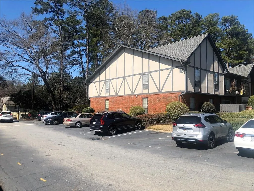 6851 Roswell Road Unit A6, Atlanta, Georgia 30328, 2 Bedrooms Bedrooms, ,2 BathroomsBathrooms,Residential,Sold,6851 Roswell Road Unit A6,6848688