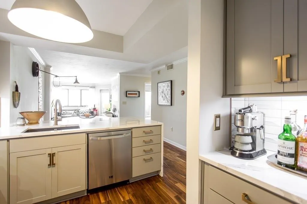 795 Hammond Drive Unit 301, Atlanta, Georgia 30328, 2 Bedrooms Bedrooms, ,1 BathroomBathrooms,Residential,Sold,795 Hammond Drive Unit 301,6504917