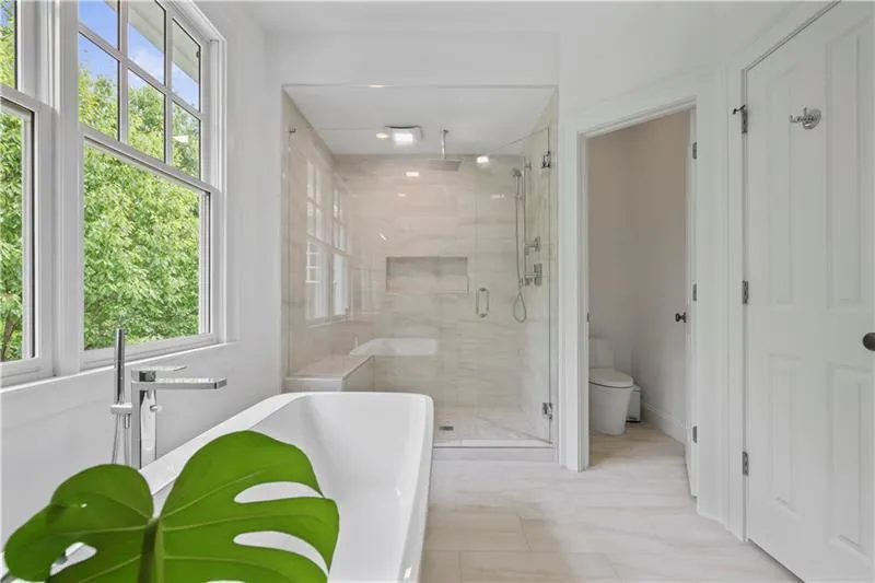 Atlanta, Georgia 30342, 5 Bedrooms Bedrooms, ,6 BathroomsBathrooms,Residential,For Sale,7598581