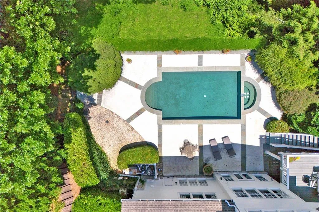 Atlanta, Georgia 30342, 5 Bedrooms Bedrooms, ,6 BathroomsBathrooms,Residential,For Sale,7598581