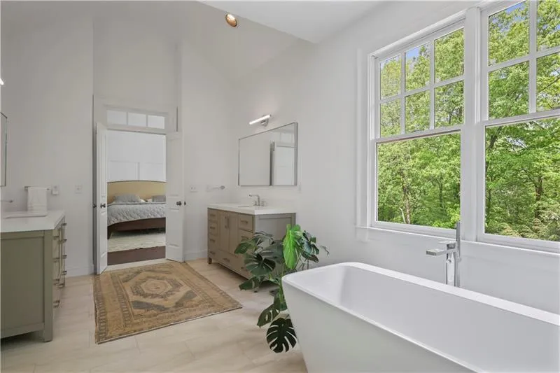 Atlanta, Georgia 30342, 5 Bedrooms Bedrooms, ,6 BathroomsBathrooms,Residential,For Sale,7598581