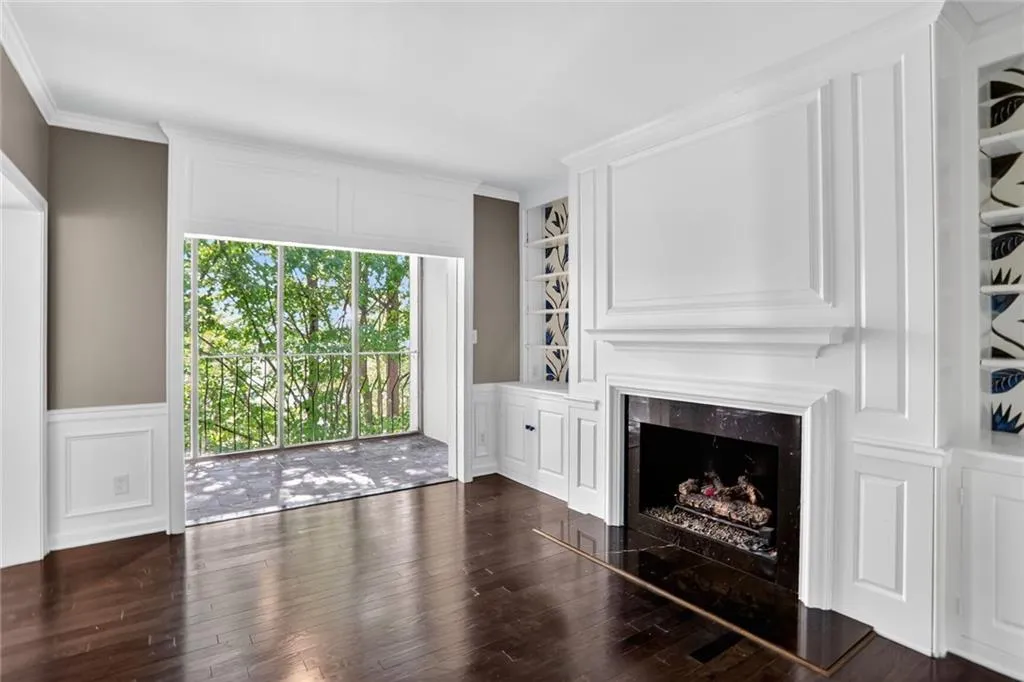 Lots of Natural Light and Access to the Sunroom Lots of Natural Light and Access to the Sunroom