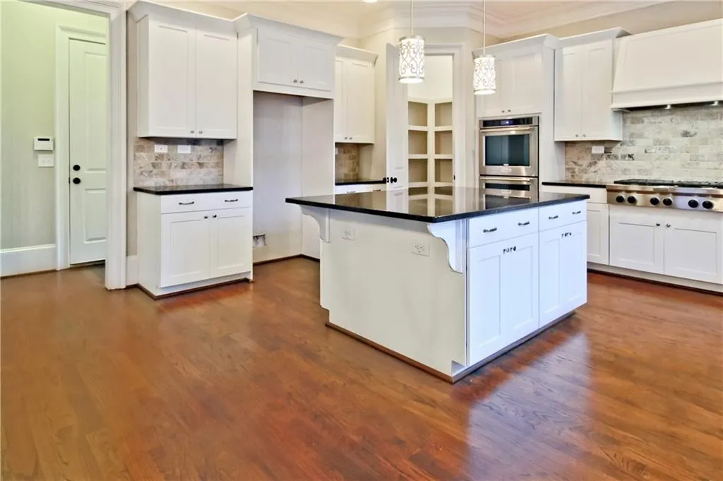 280 Amberidge Trail, Sandy Springs, Georgia 30328, 5 Bedrooms Bedrooms, ,4 BathroomsBathrooms,Residential,Sold,280 Amberidge Trail,5631147