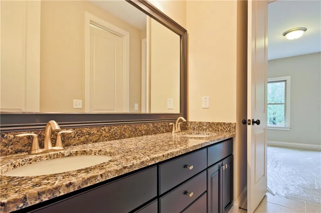 280 Amberidge Trail, Sandy Springs, Georgia 30328, 5 Bedrooms Bedrooms, ,4 BathroomsBathrooms,Residential,Sold,280 Amberidge Trail,5631147