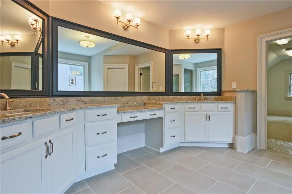 280 Amberidge Trail, Sandy Springs, Georgia 30328, 5 Bedrooms Bedrooms, ,4 BathroomsBathrooms,Residential,Sold,280 Amberidge Trail,5631147