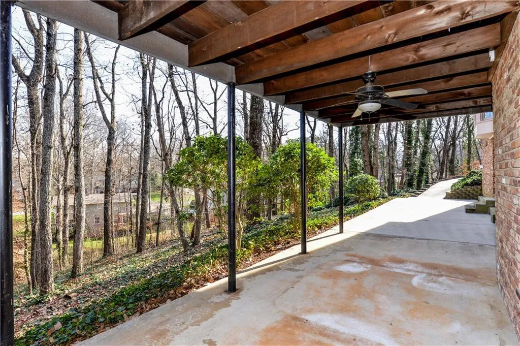 225 Hunters Point, Sandy Springs, Georgia 30328, 4 Bedrooms Bedrooms, ,3 BathroomsBathrooms,Residential,Sold,225 Hunters Point,5945083